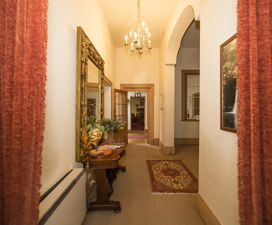The Racecourse Inn Лонґфорд Екстер'єр фото