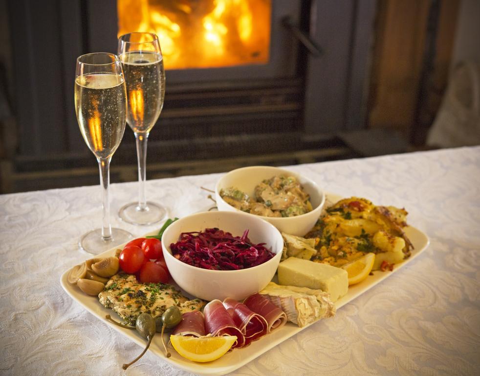 The Racecourse Inn Лонґфорд Екстер'єр фото